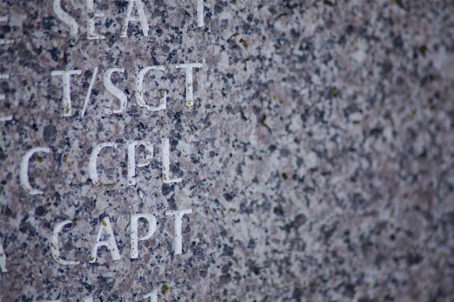 Forny dit udendørsområde med granitskærver